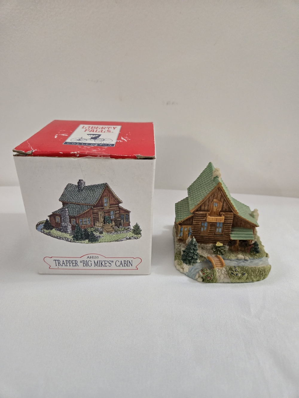 1997 Liberty Falls Trapper Big Mike’s Cabin AH133 Americana Collection w/ Box